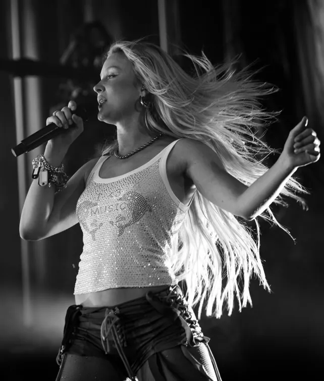 Zara Larsson - Amaze Festival